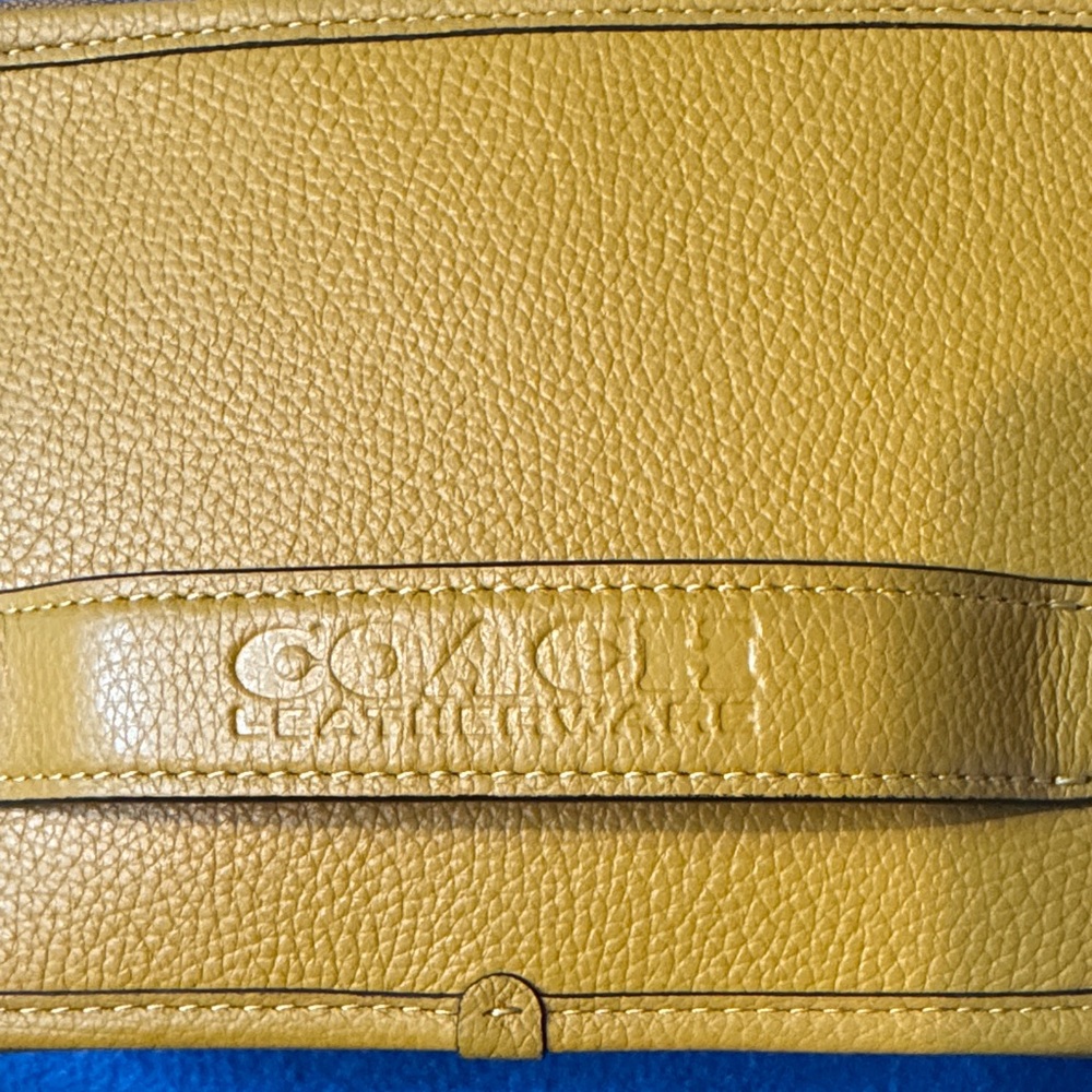 Coach Mustard Yellow Crossbody Bag with Skull Coin Pouch - Picture 2 of 11